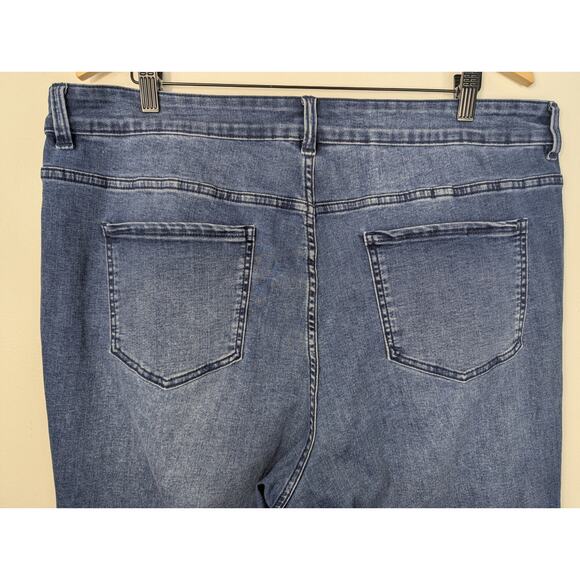 Universal Standard High Rise Raw Hem Wide Leg Jean (Altered) - Picture 5 of 7